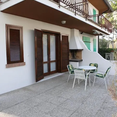 Villa Townhouse With Private Fenced Garden *